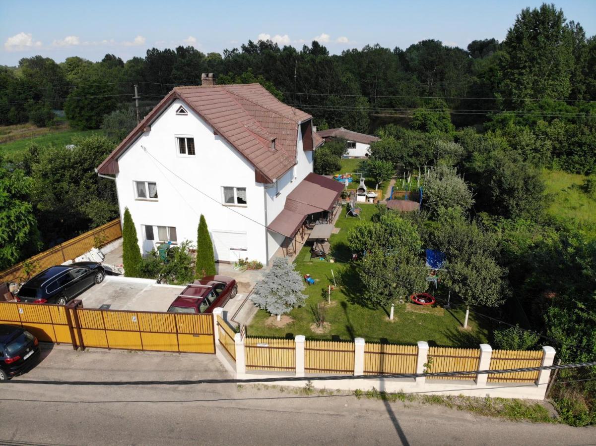 Podgoria Guesthouse- Camere De Inchiriat Oradea Exterior foto